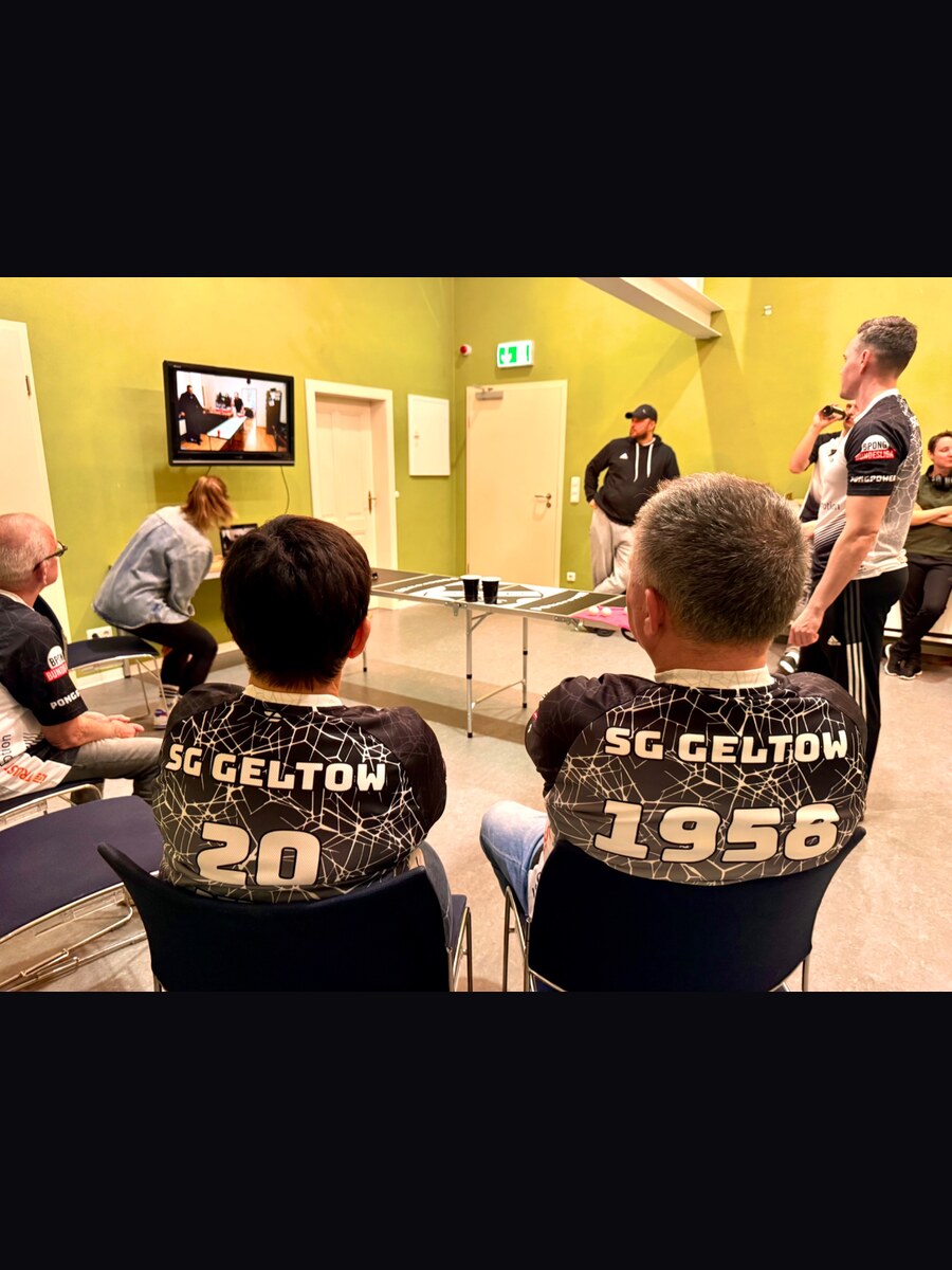 SG Geltow Trikots von hinten – Ligaabend